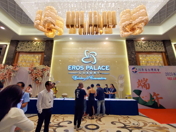 Trung tâm hội nghị Eros Palace Luxury chuyên nghiệp