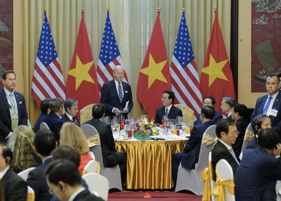 Tổng Thống Mỹ sang thăm và làm việc tại Việt Nam