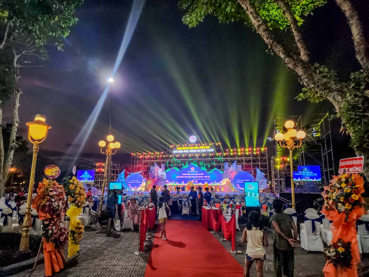 Sân khấu hoành tráng cho sự kiện 325 năm thành phố Biên Hoà