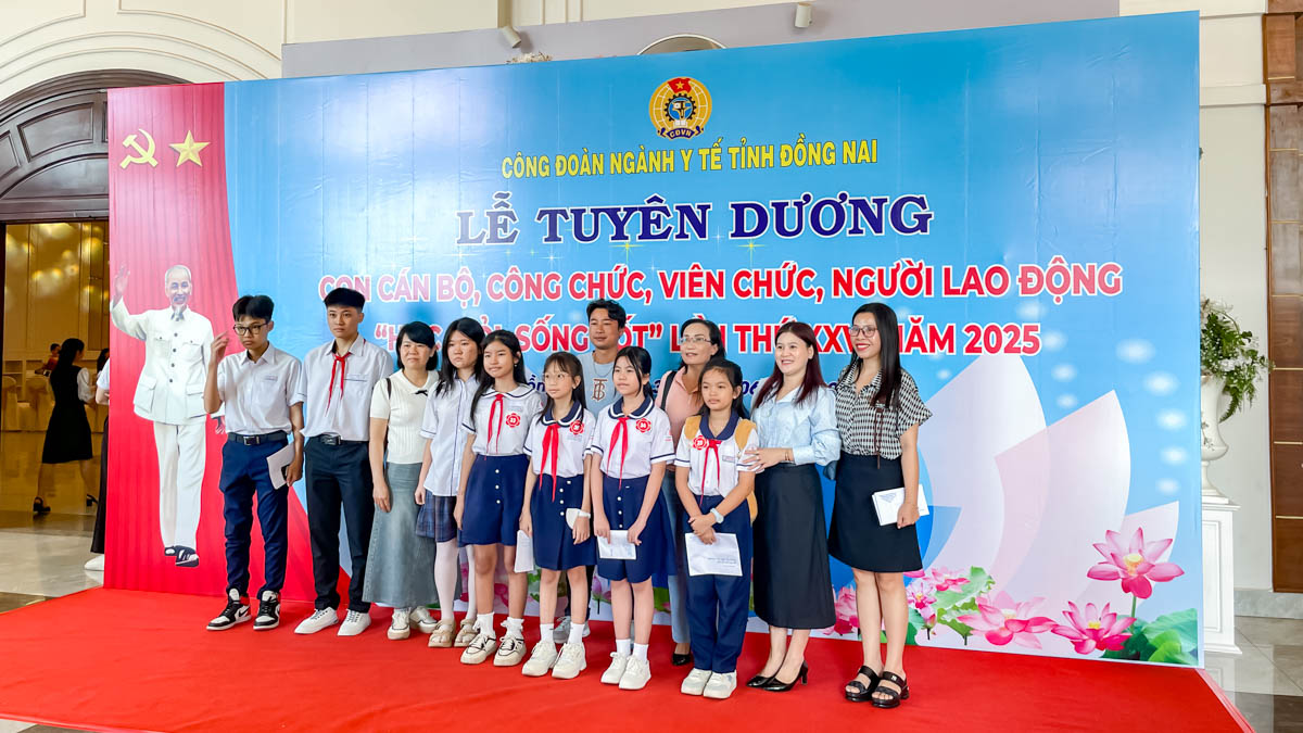 LỄ TUYÊN DƯƠNG HỌC SINH "HỌC GIỎI, SỐNG TỐT" NGÀNH Y TẾ ĐỒNG NAI 2025