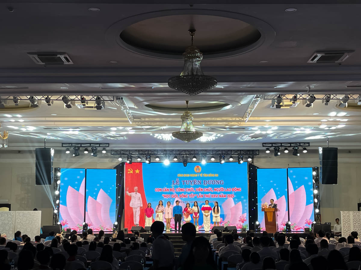 Xúc động vơi nhiều thành tích cao của các em học sinh