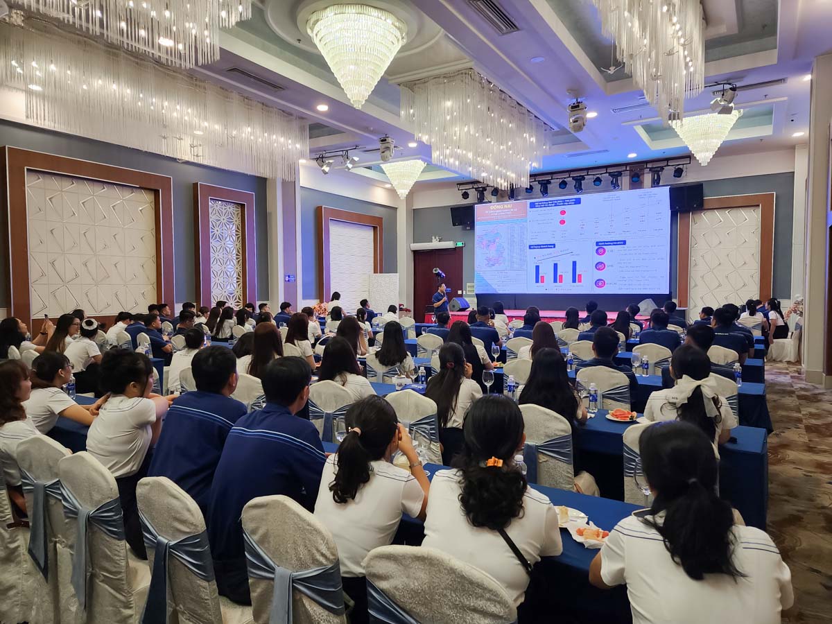 ACCELERATE BREAKTHROUGH 2025 - MB BANK